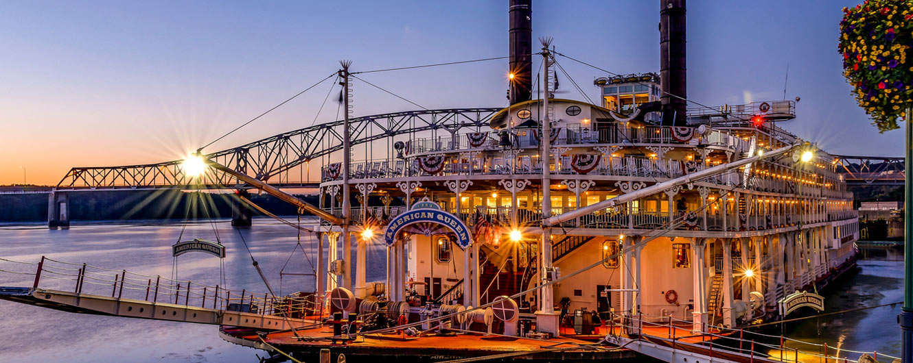 Photo of the American Queen on the Mississippi River by Garth Fuerste Photography